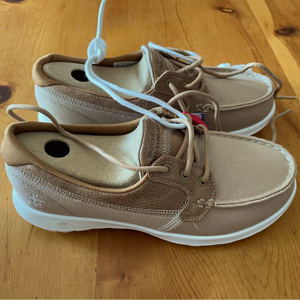 Skechers Go Walk Lite